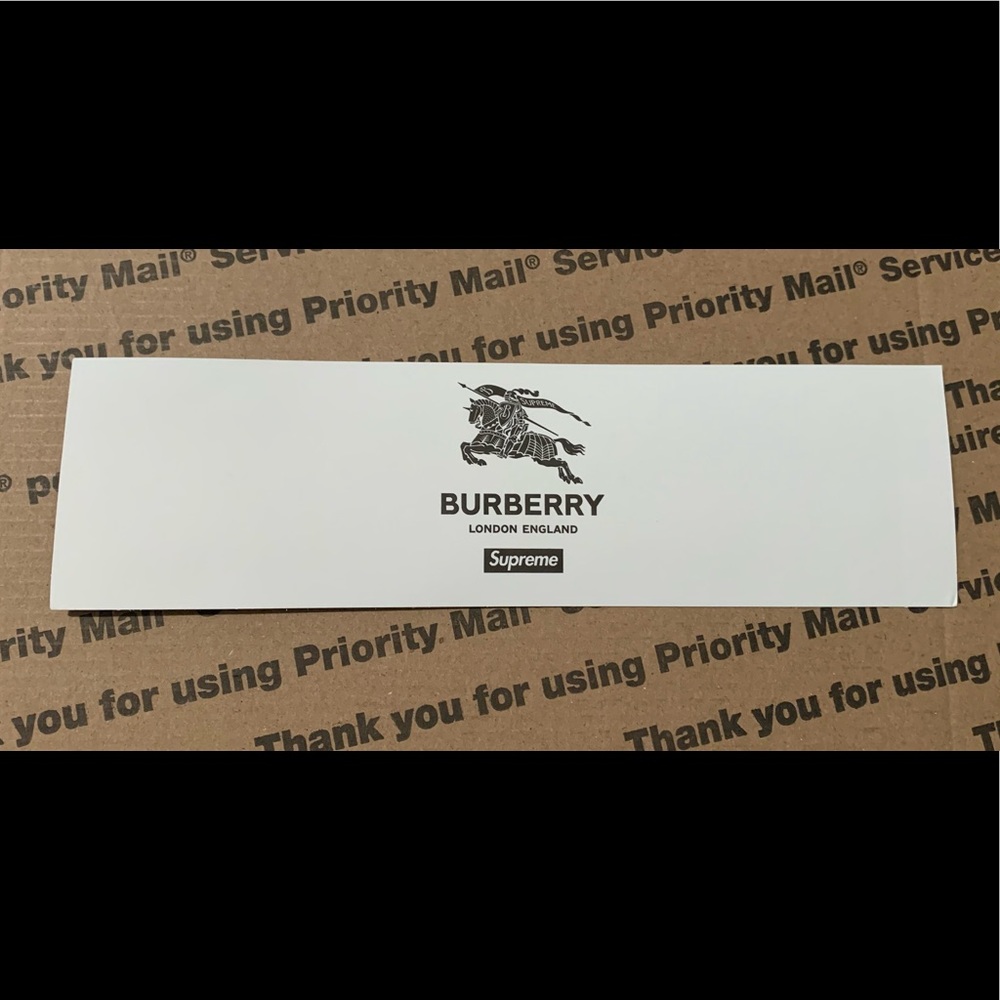 Supreme x Burberry Box Logo Sticker - Picture 7 of 9